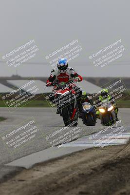 media/Nov-29-2025-TrackDaz (Sat) [[10ae2d9bce]]/C Group/Session 4 (Wheelie Bump)/